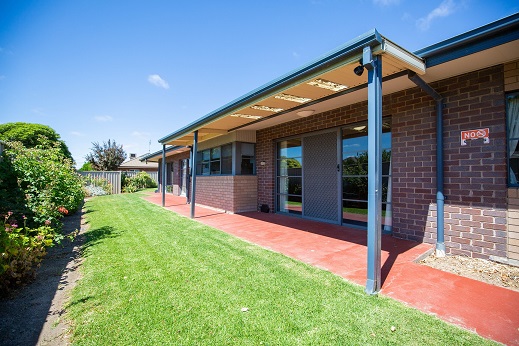 One vacancy with ensuite in three bedroom villa in Horsham — Home image 7