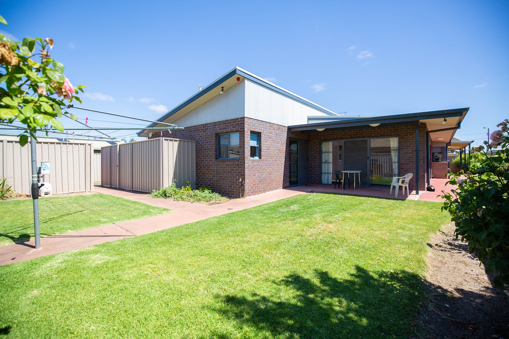 One vacancy with ensuite in three bedroom villa in Horsham — Home image 10