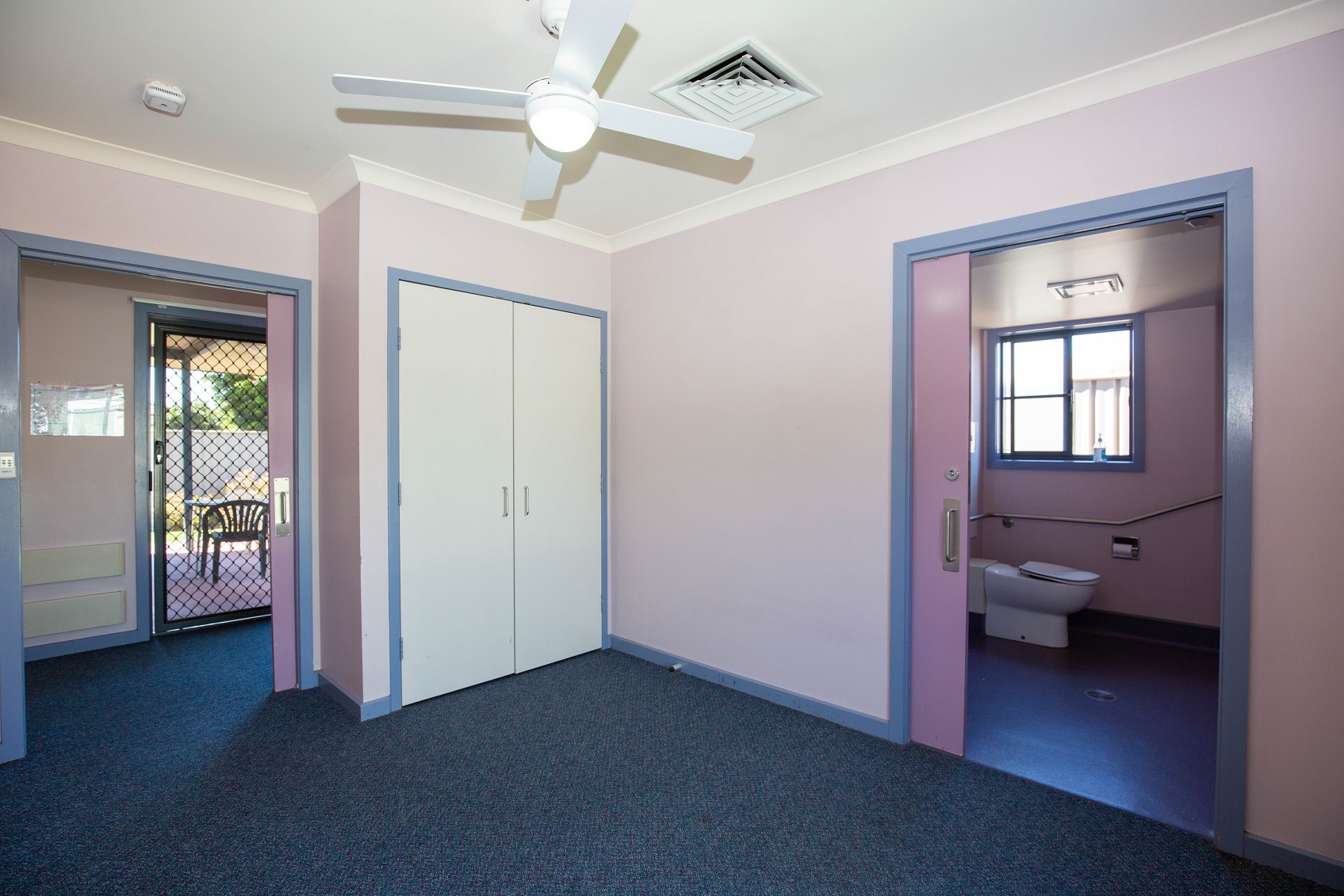 One vacancy with ensuite in three bedroom villa in Horsham — Home image 14