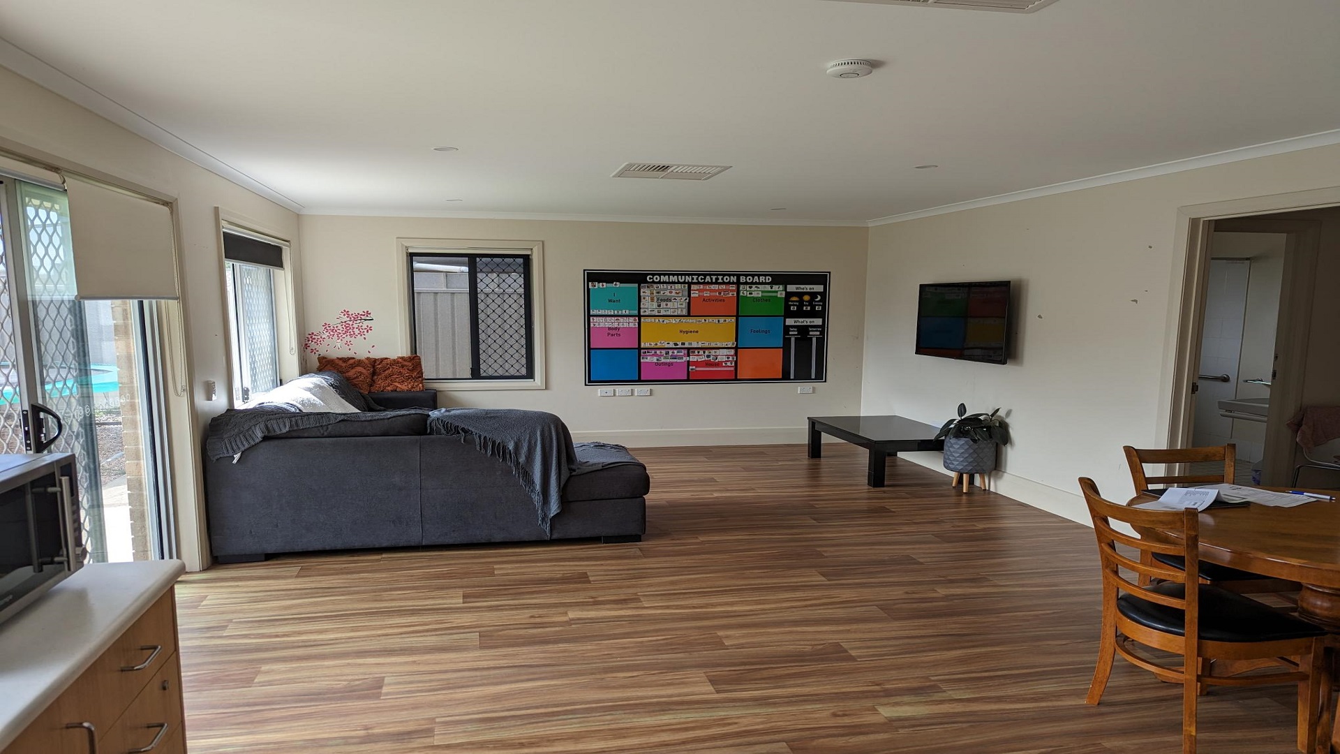 MILLICENT - AVAILABLE NOW! 1 Bedroom Improved Livability — Home image 3