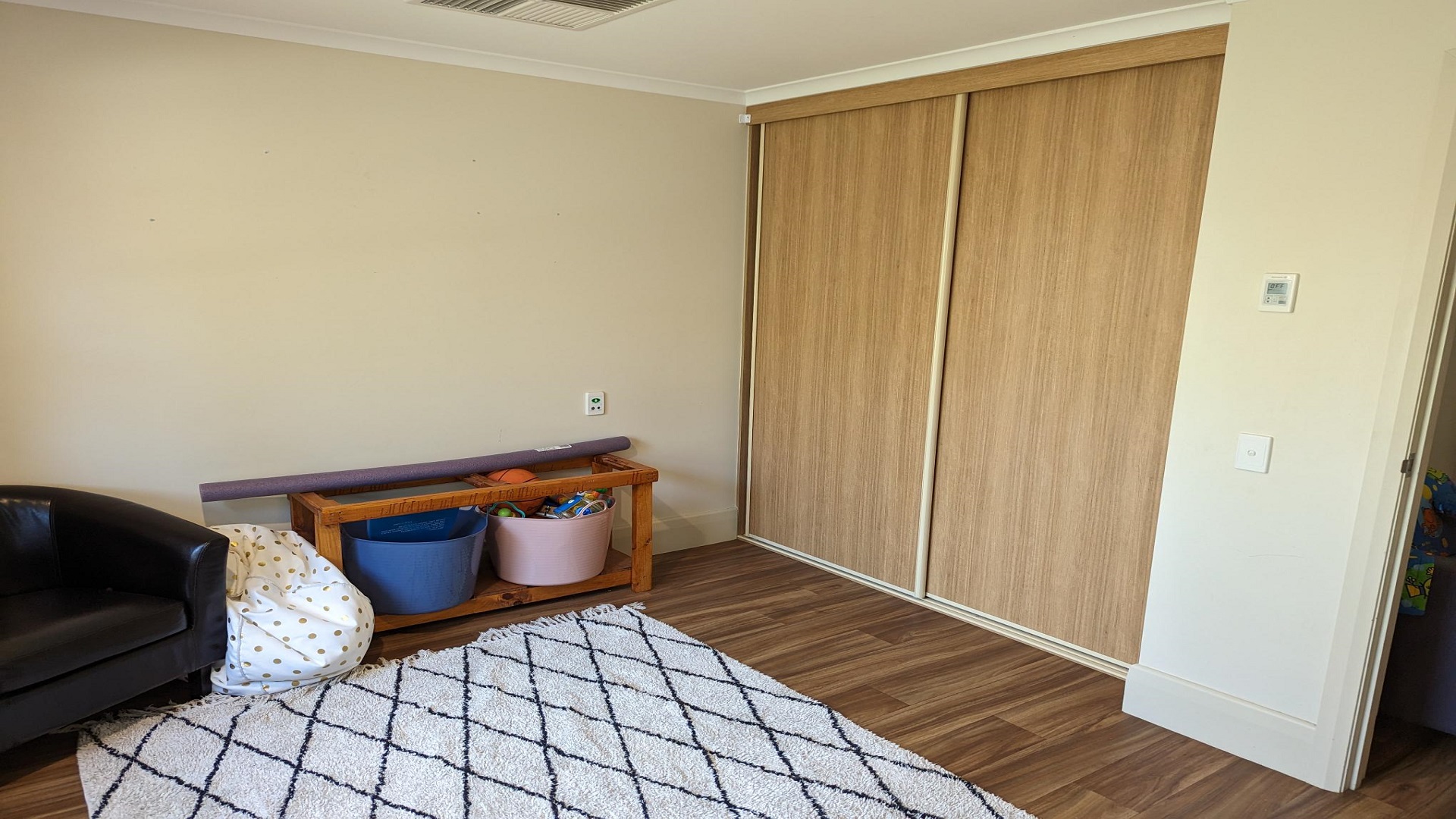 MILLICENT - AVAILABLE NOW! 1 Bedroom Improved Livability — Home image 5