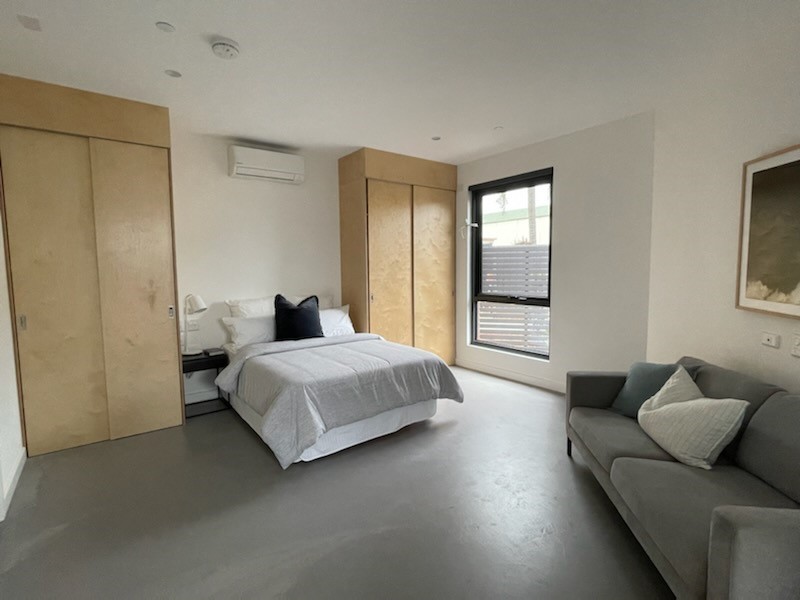 Beautiful, state-of-the-art one bedroom unit — Home image 3