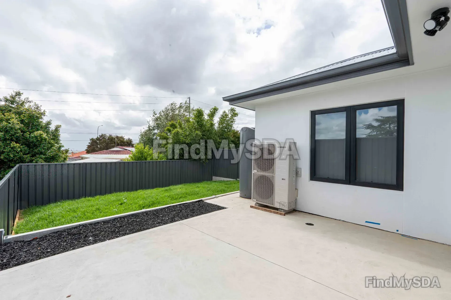 Sandra Avenue — Home image 12