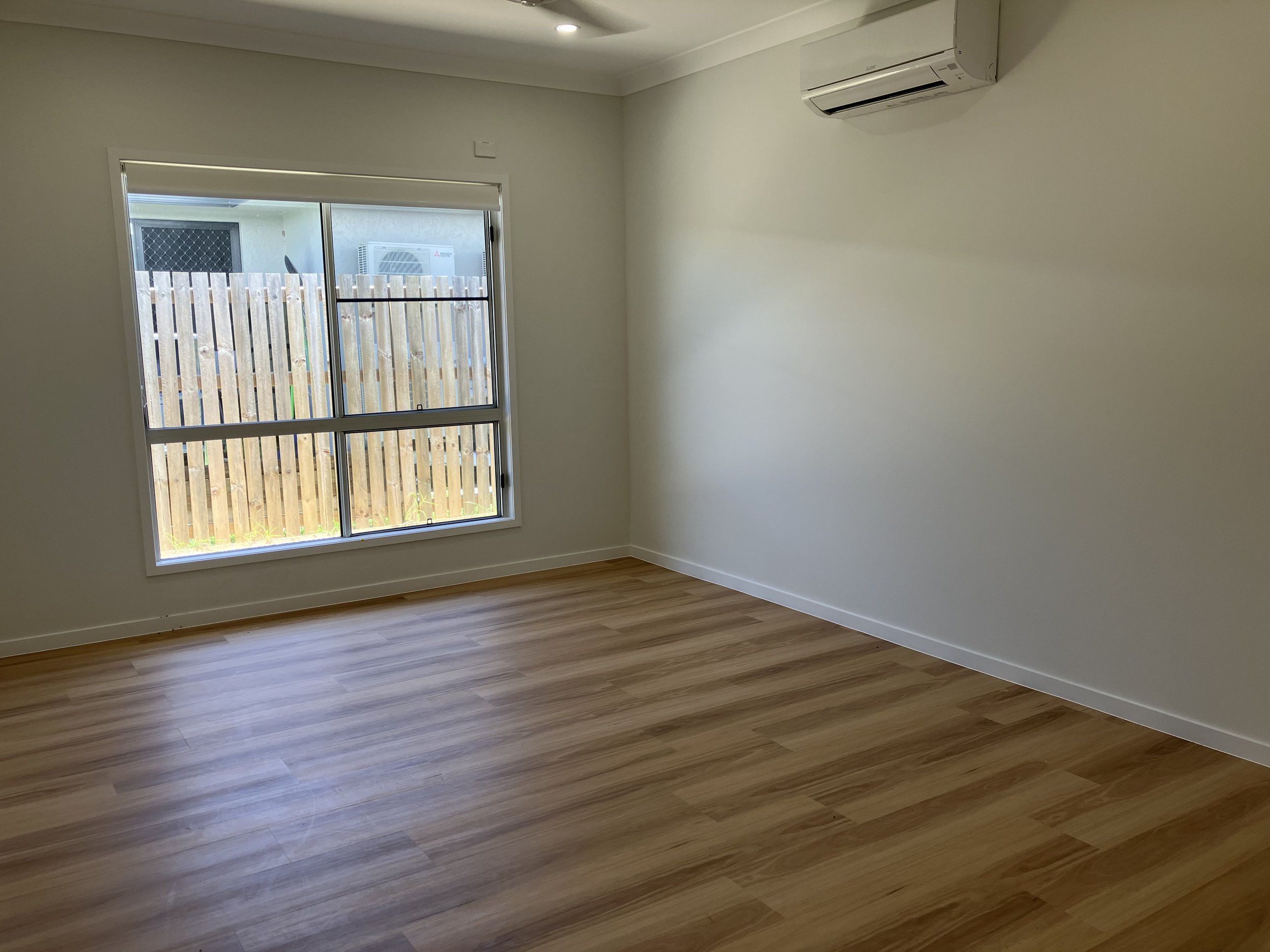 Everhomes  Spacious Three Bedroom SDA in Leafy Burdell — Home image 8