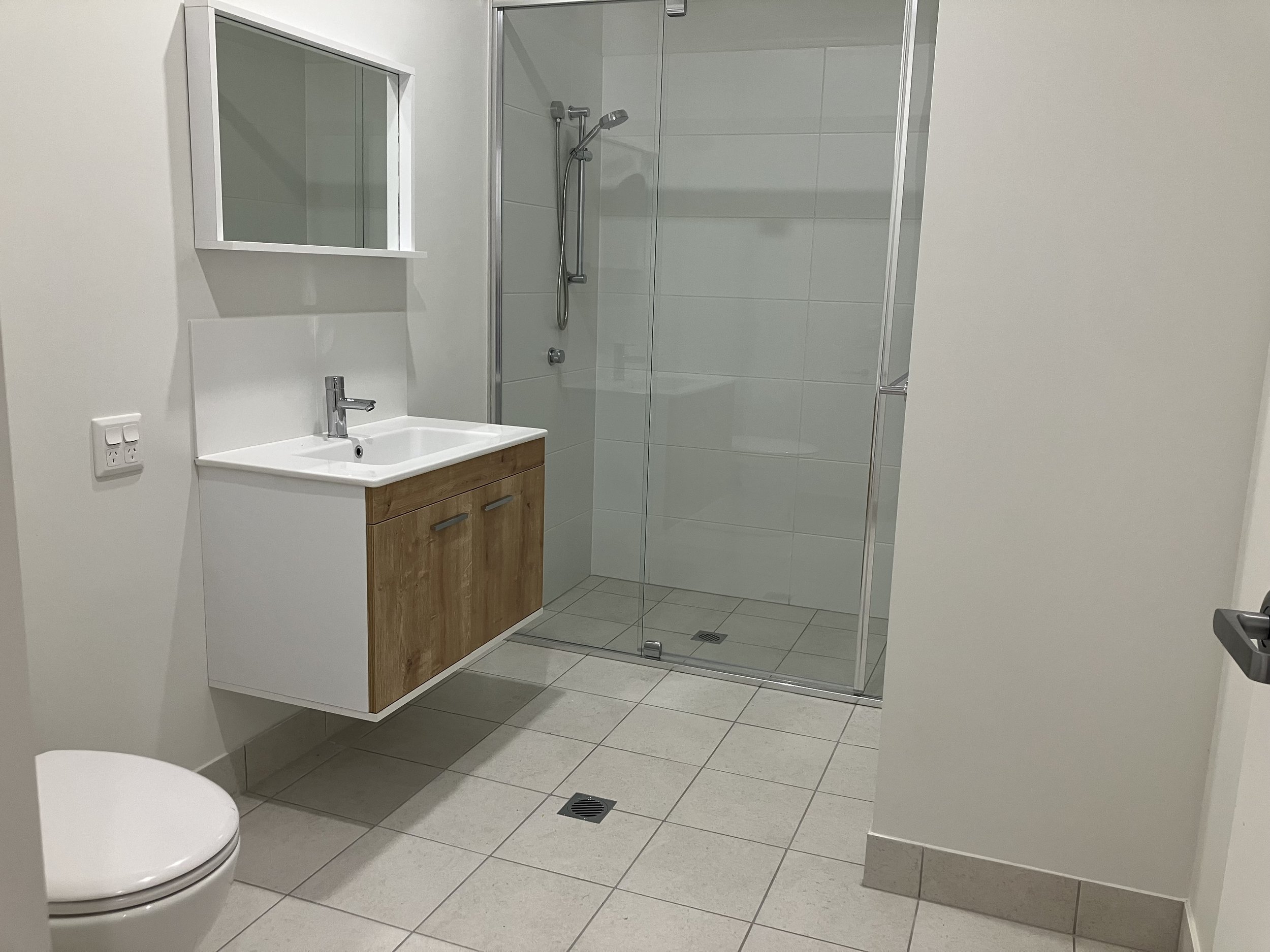 Everhomes  Spacious Three Bedroom SDA in Leafy Burdell — Home image 10