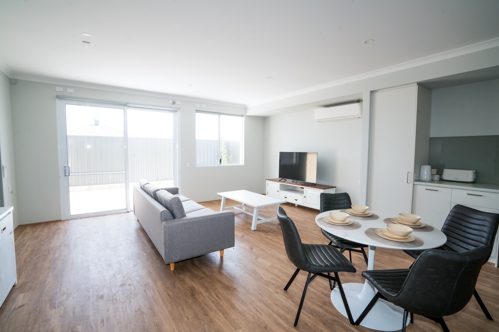3 Bed High Physical Support House in Ridgewood - AVAILABLE - Incl OOA Room! — Home image 2