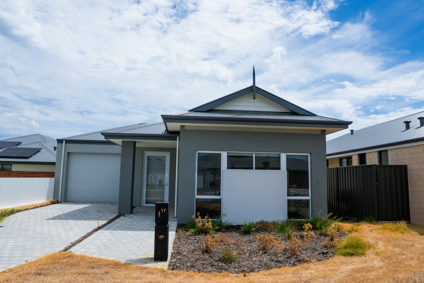 3 Bed High Physical Support House in Ridgewood - AVAILABLE - Incl OOA Room! — Home image 3