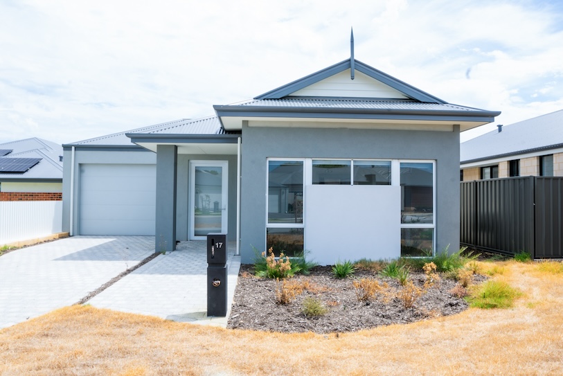 3 Bed High Physical Support House in Ridgewood - AVAILABLE - Incl OOA Room! — Home image 4