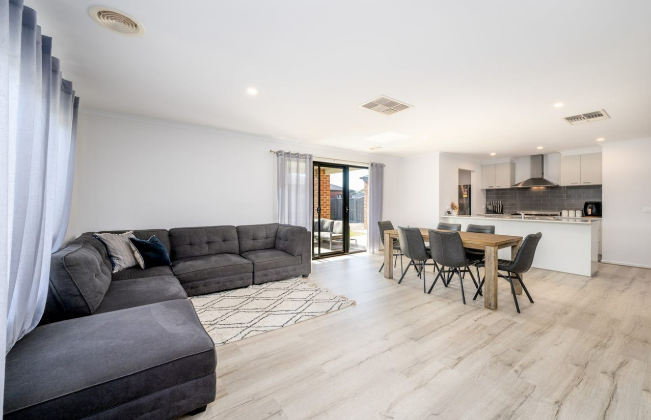 Spacious 4 Bedroom STA House - Best for Respite and Short Stays — Home image 2