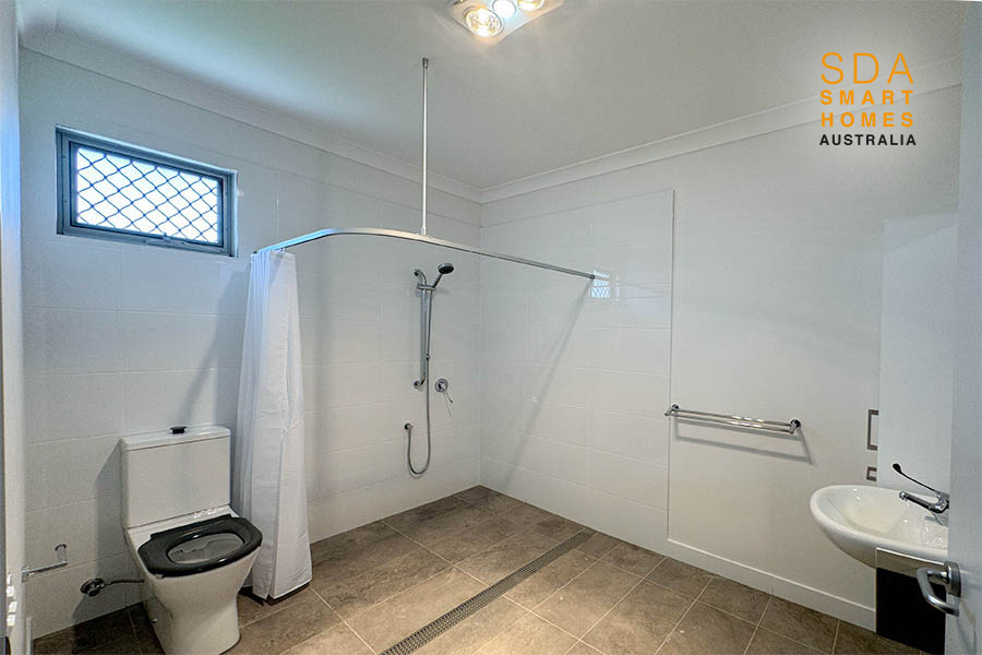 4 Bedroom home with OOA in One Mile Queensland — Home image 7
