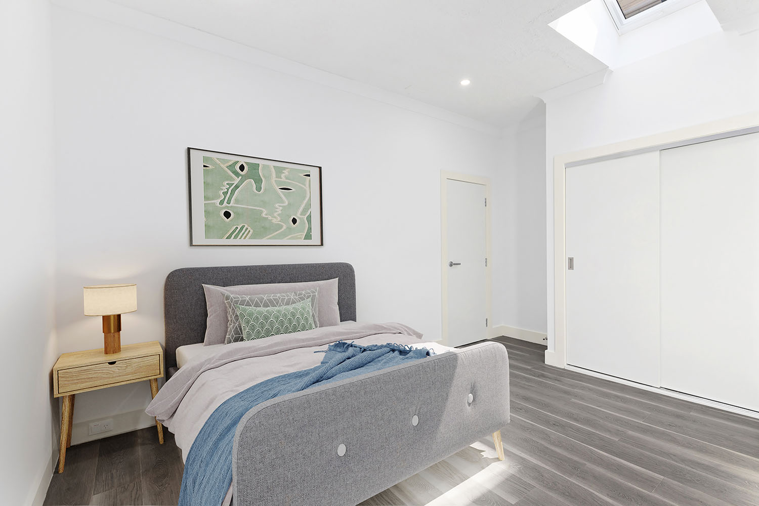 Beautifully Renovated Boutique Apartment in Hampton – A Place to Feel at Home — Home image 5