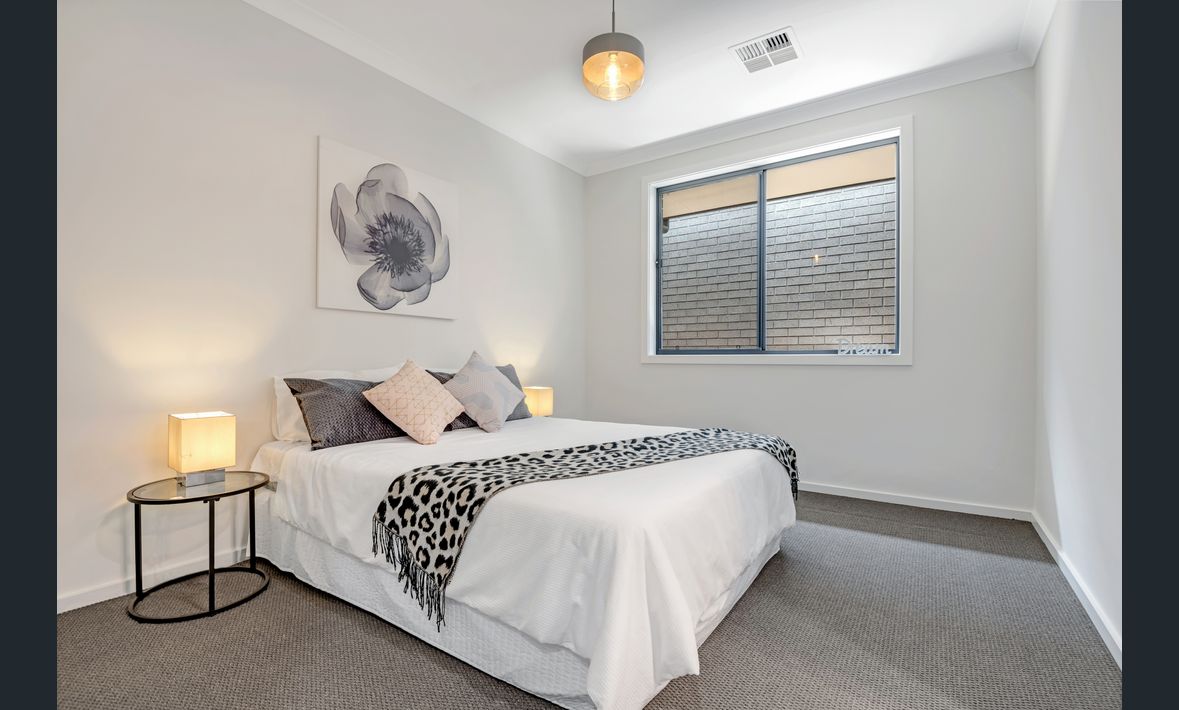 SIL - Oaklands Park — Home image 2