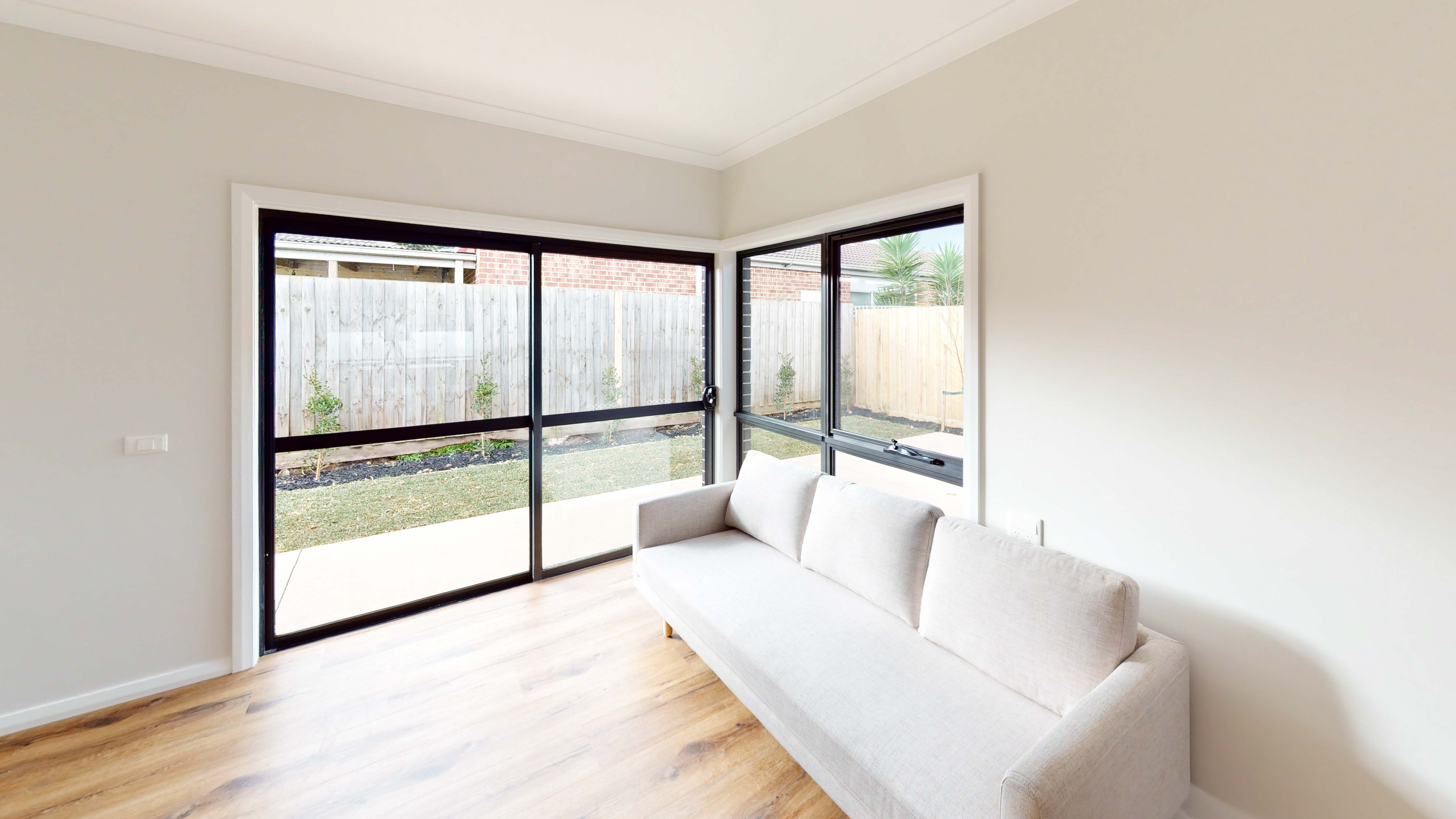 Private HPS/IL Bedroom in a Spacious 2-Bed Home – Pakenham, Victoria — Home image 4