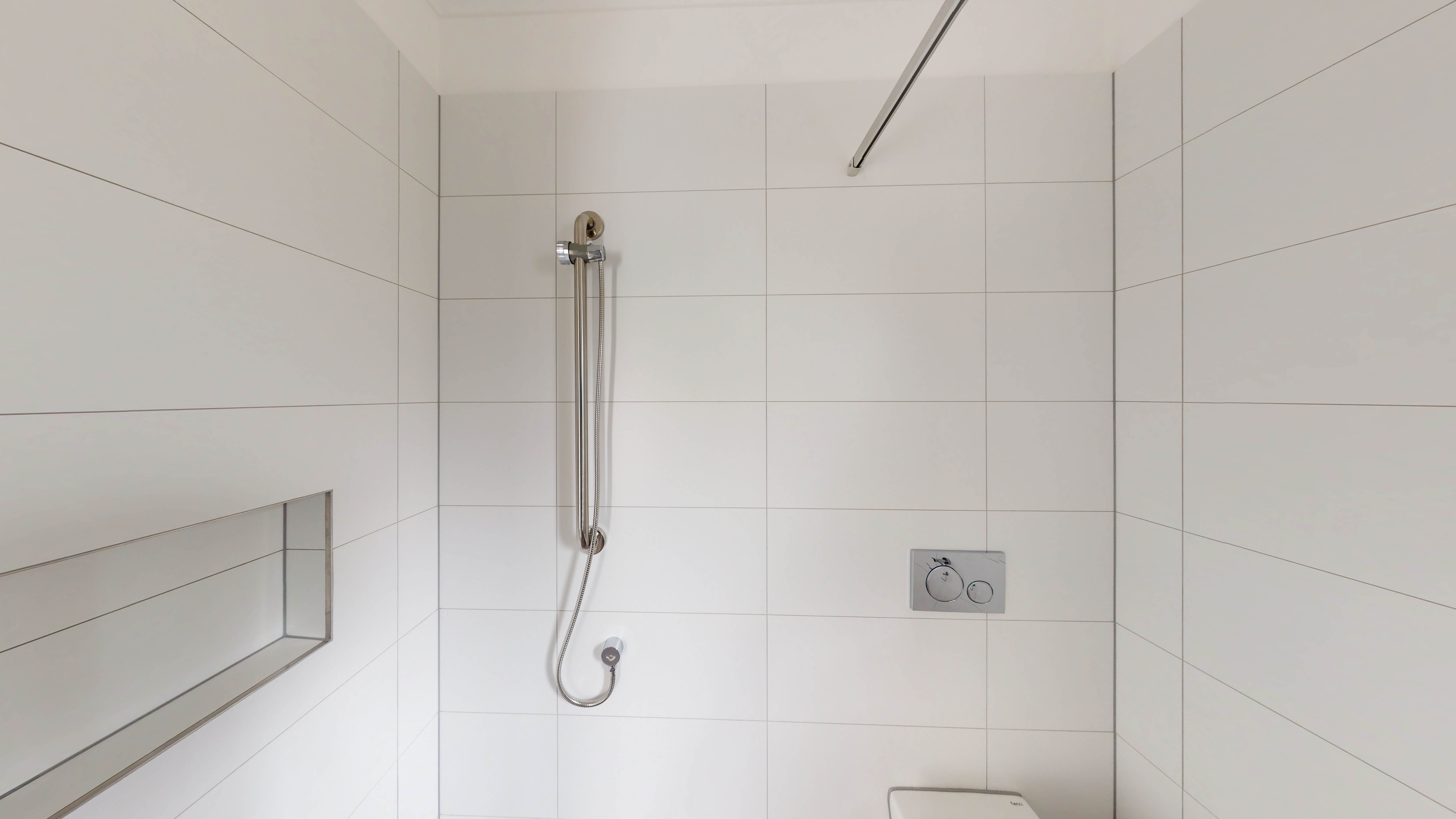 Private HPS/IL Bedroom in a Spacious 2-Bed Home – Pakenham, Victoria — Home image 8