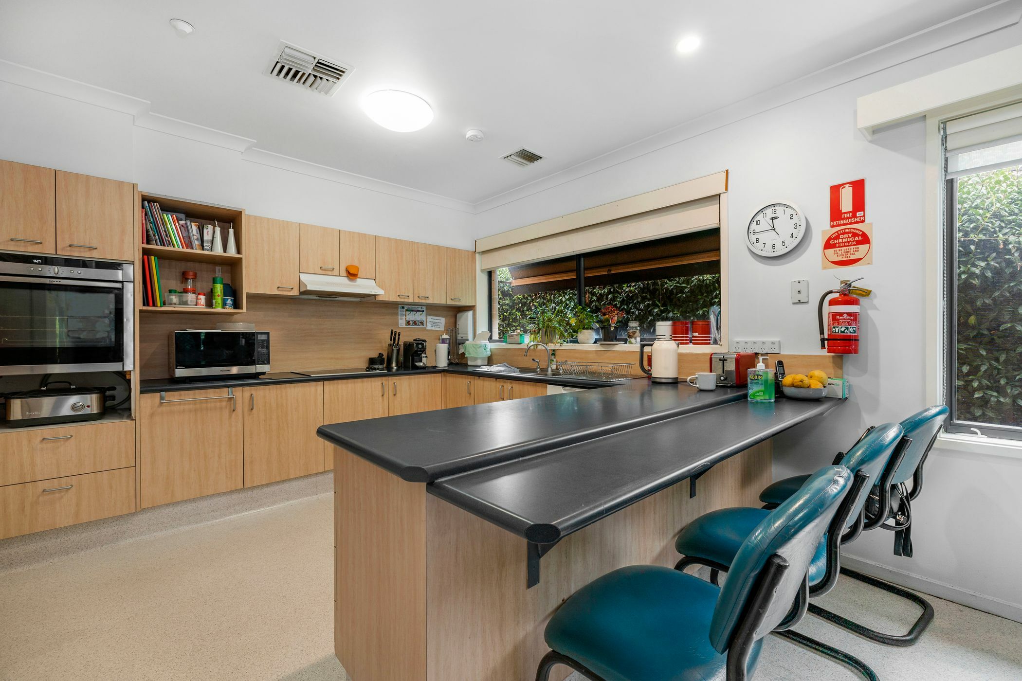 Modern living conveniently close to the station and shops. — Home image 3