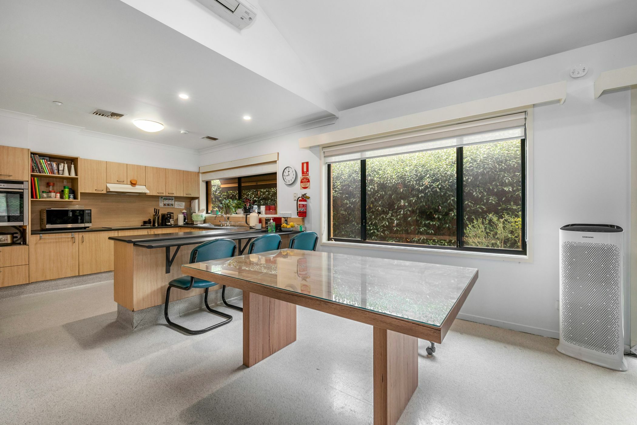 Modern living conveniently close to the station and shops. — Home image 7