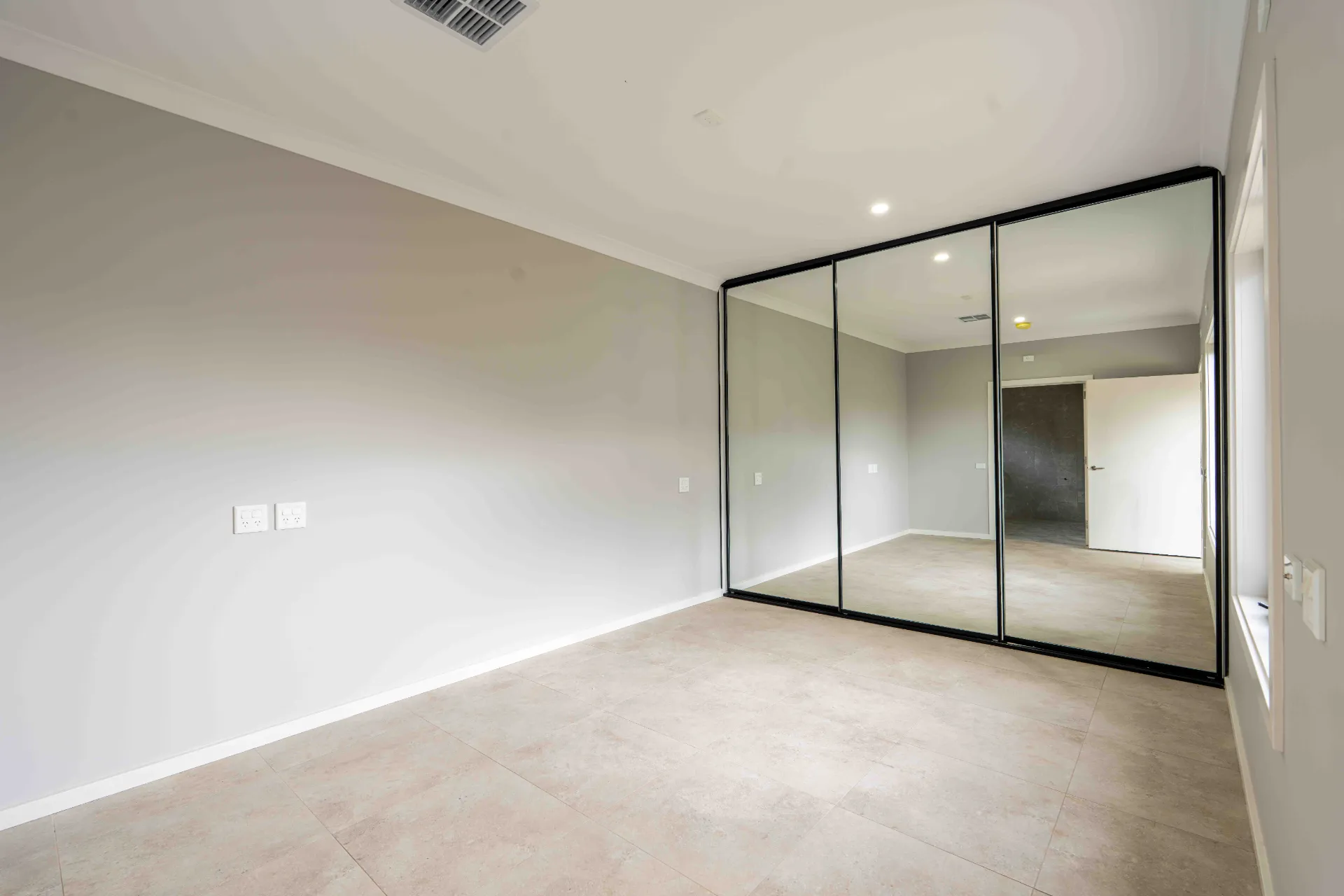 Heather Drive — Home image 5