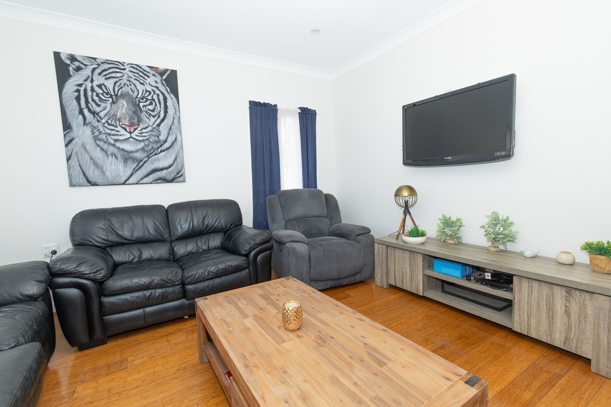 Stylish SDA in Penrith: accessible villa with private backyard — Home image 13