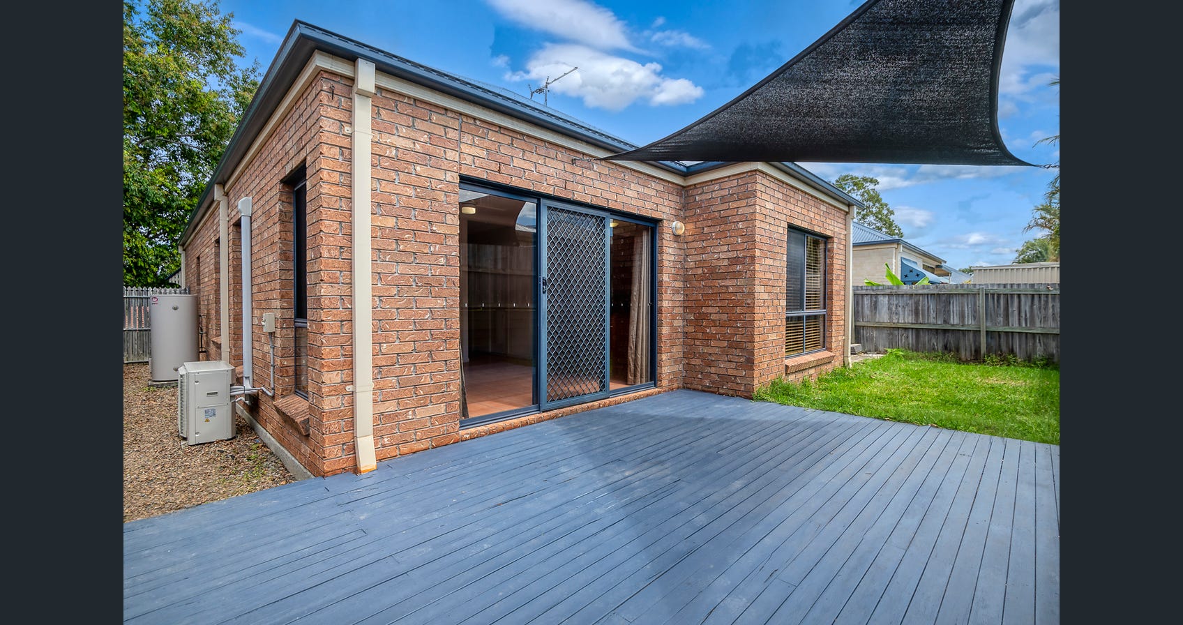 Spacious SIL Property Near Central Springfield - Available Now! — Home image 5