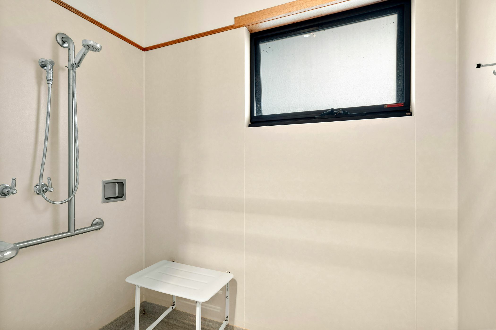 Open plan living in Warrnambool. — Home image 4