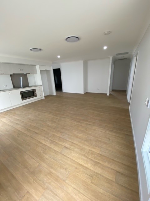 Spring Mountain, Ipswich Qld - Robust House — Home image 9