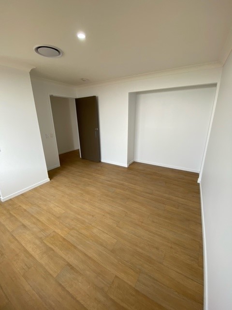 Spring Mountain, Ipswich Qld - Robust House — Home image 14