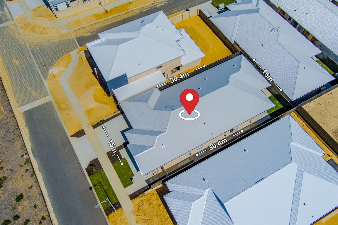 4 BR HPS Oceanfront Home for 3 Residents– OOA & 2 Living Area- Mindarie — Home image 12