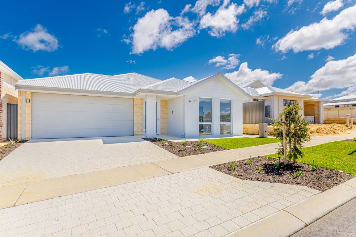 4 BR HPS Oceanfront Home for 3 Residents– OOA & 2 Living Area- Mindarie — Home image 20