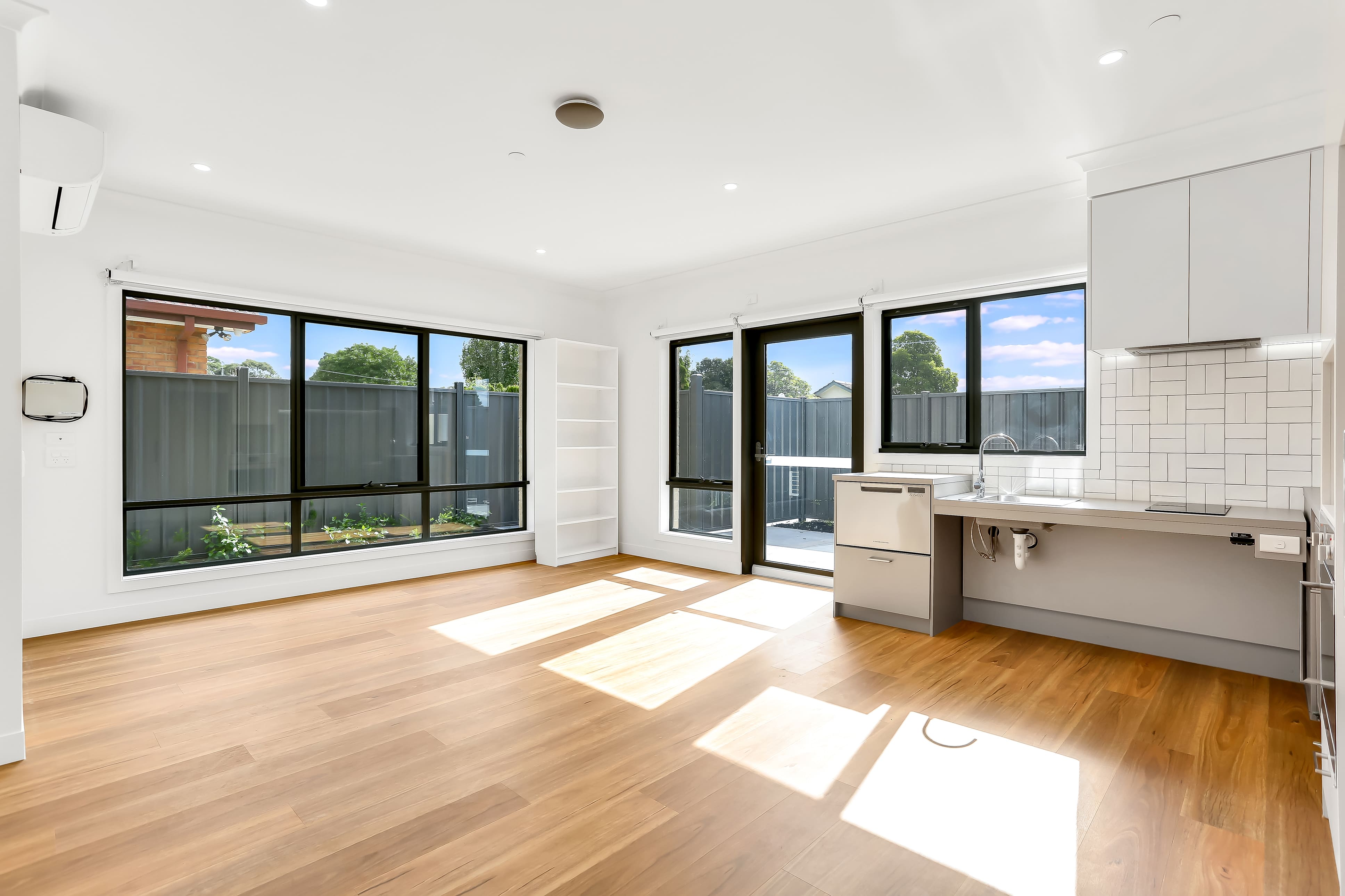 1 Bedroom Apartments, Dandenong — Home image 2