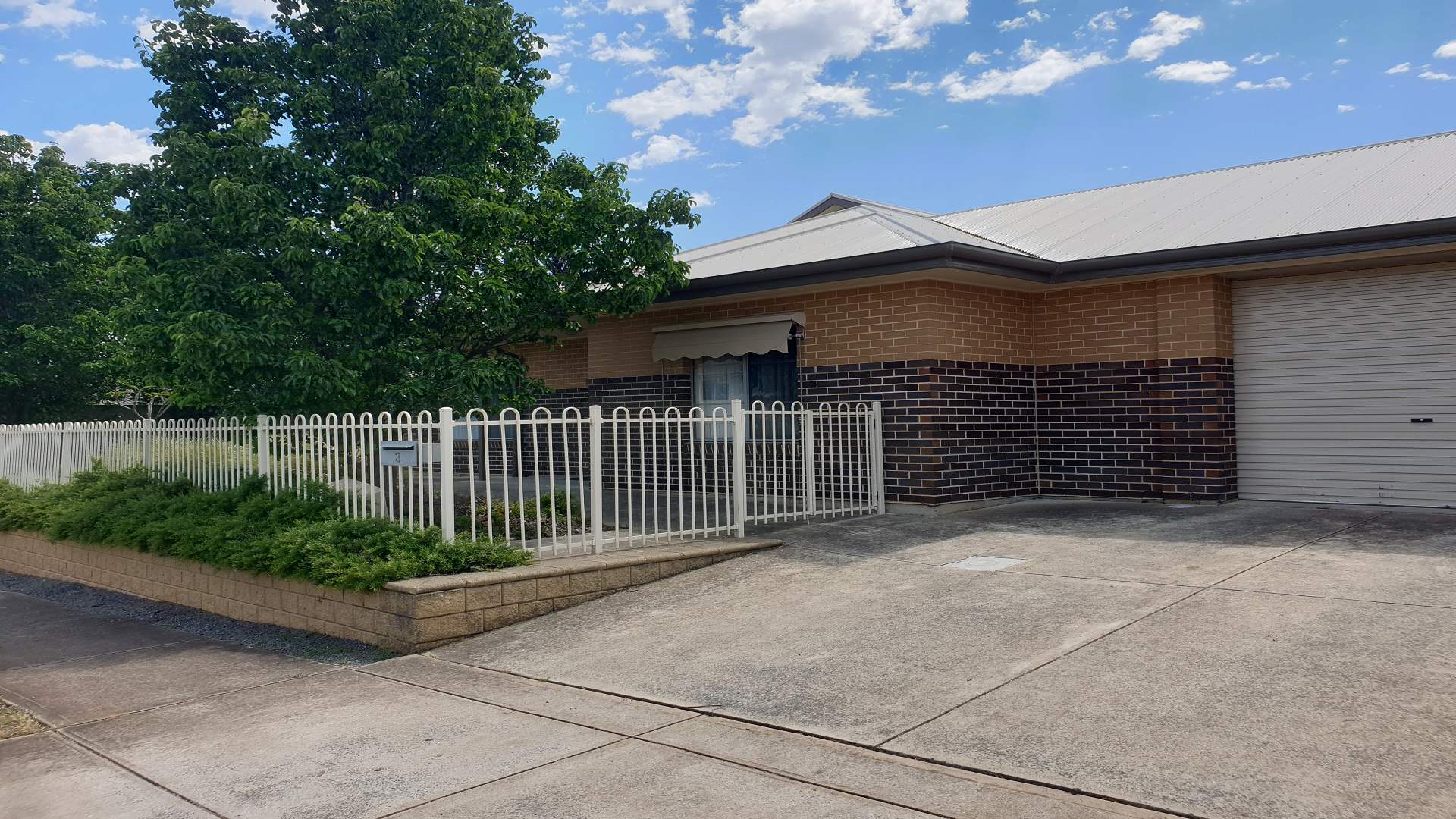 SEACOMBE GARDENS - 2 bedrooms AVAILABLE NOW! Share Home (High Physical Support) — Home image 2