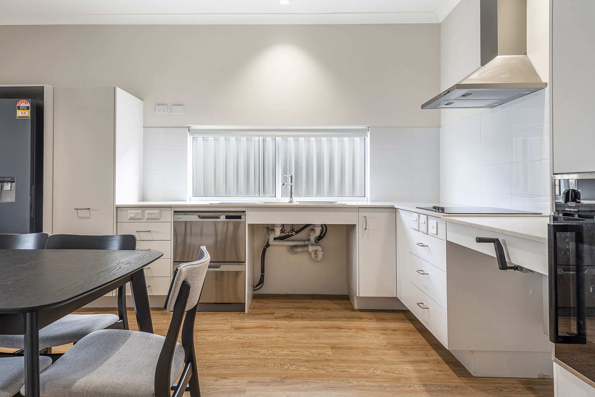Baldivis: Stunning Furnished HPS Home – Move-In Ready! — Home image 3