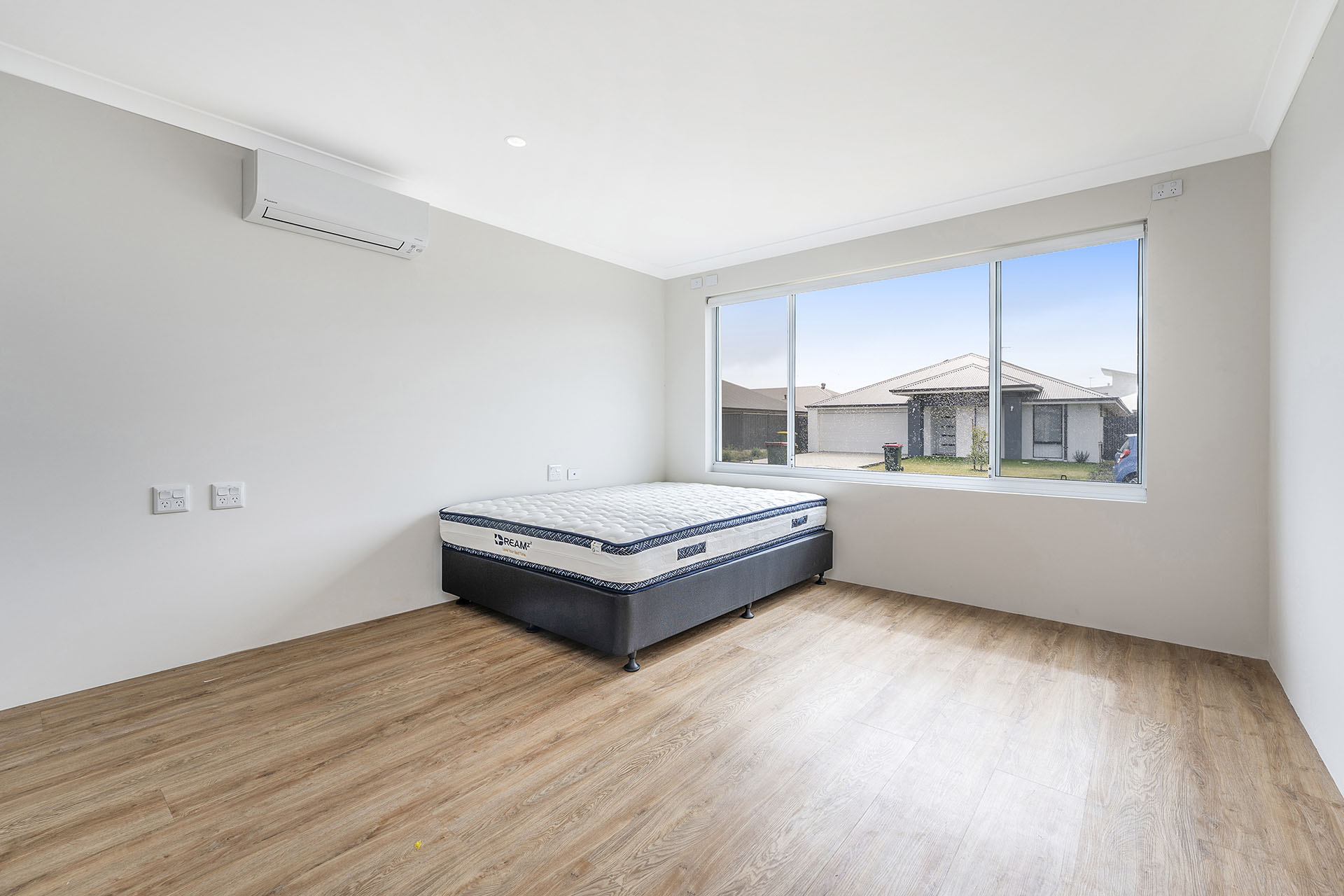 Baldivis: Stunning Furnished HPS Home – Move-In Ready! — Home image 3