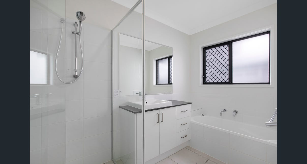 Modern Spacious SIL home in Kallangur — Home image 4