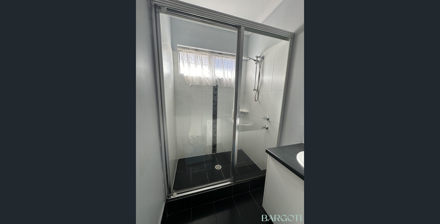 Shared Accommodation - CAVERSHAM — Home image 9