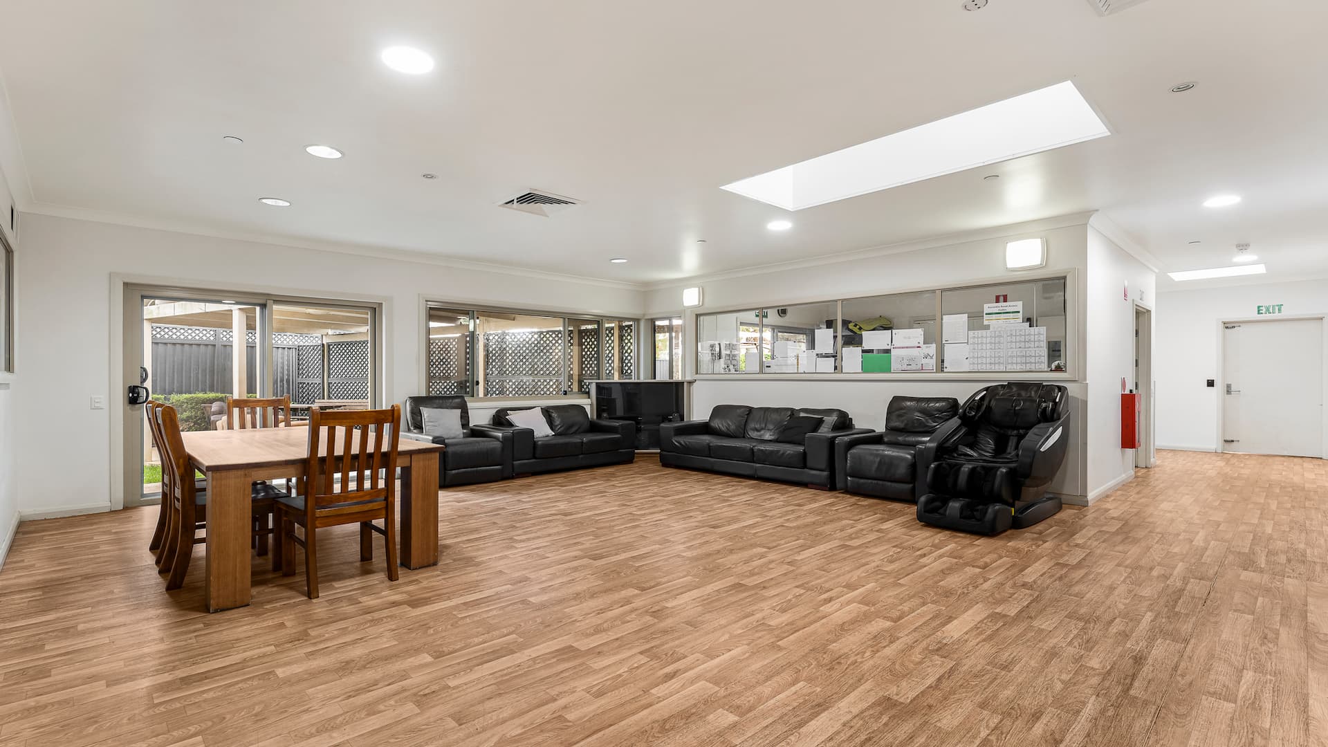 Modern, convenient living in central Miranda. SDA design category ‘Basic’ — Home image 4
