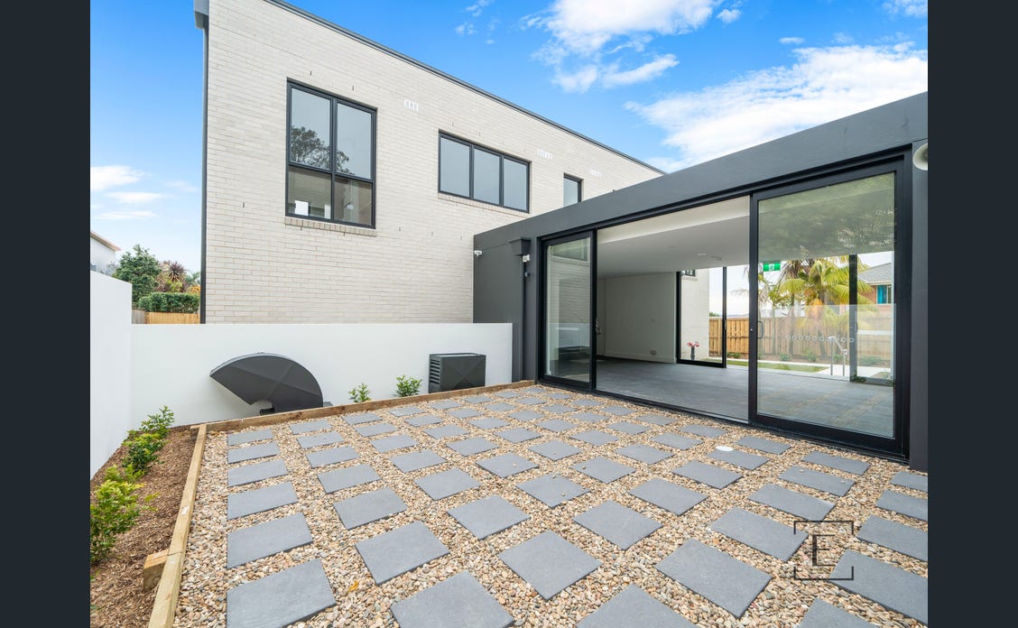 Frenchs Forest 24/7 on-site concierge support — Home image 2