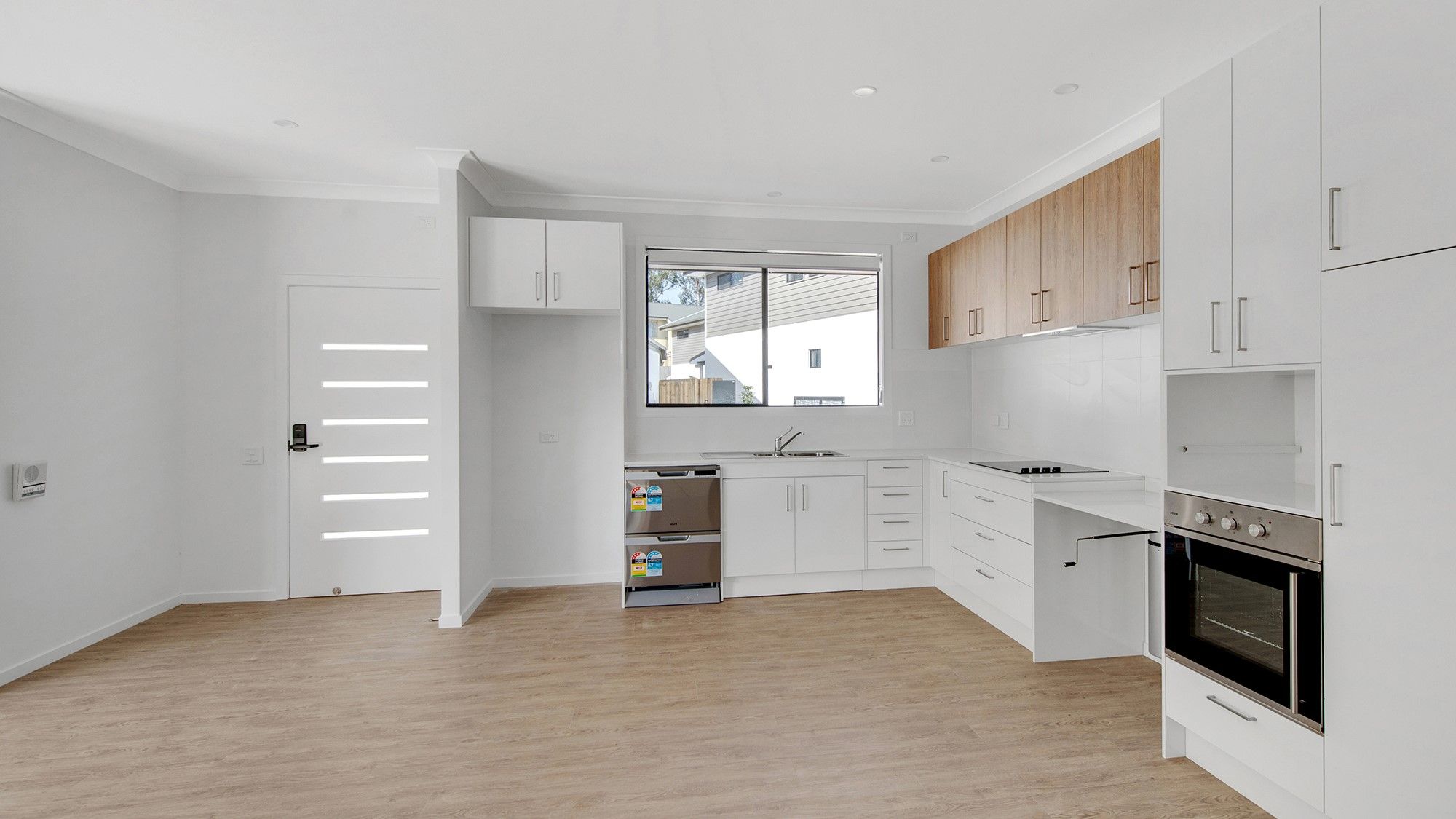 4x 1 SDA + OOA-1 Room Unit. Built to High Physical Support, Fully Accessible Level — Home image 4
