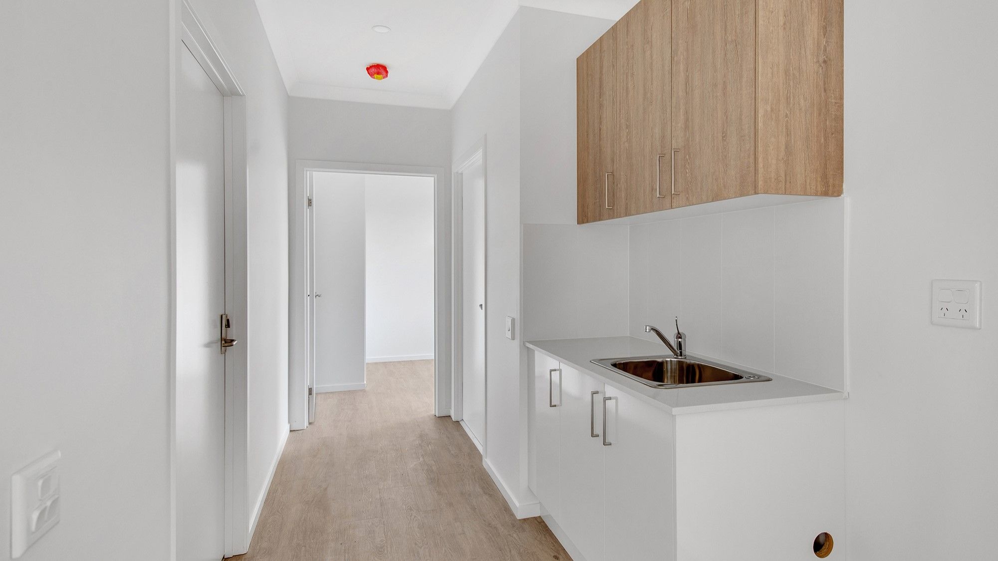 4x 1 SDA + OOA-1 Room Unit. Built to High Physical Support, Fully Accessible Level — Home image 8