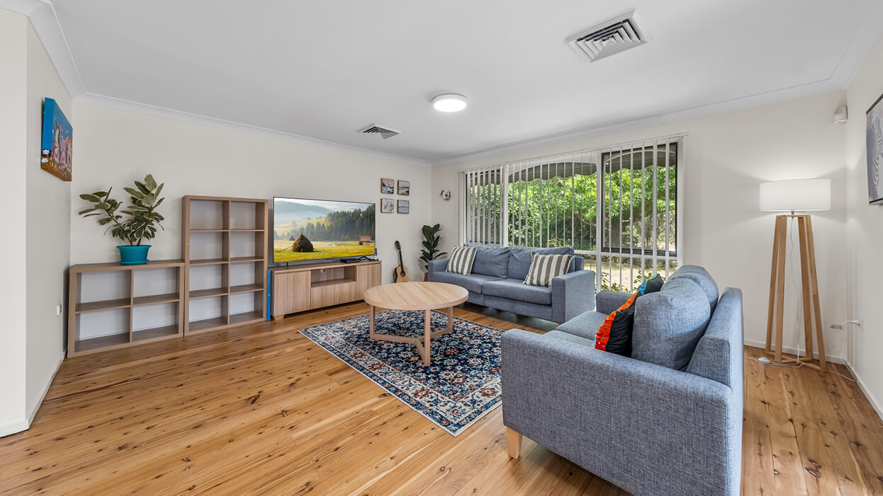 Discover Peaceful Living in Kings Langley, Sydney — Home image 2
