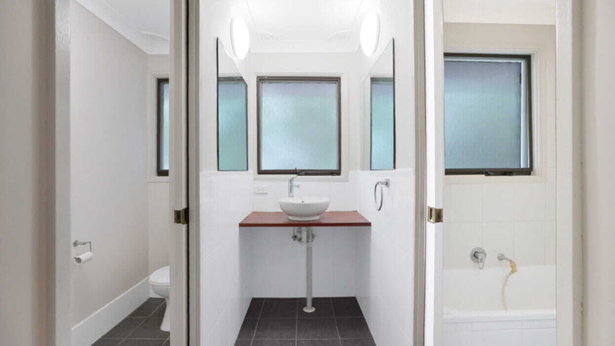 Discover Peaceful Living in Kings Langley, Sydney — Home image 7