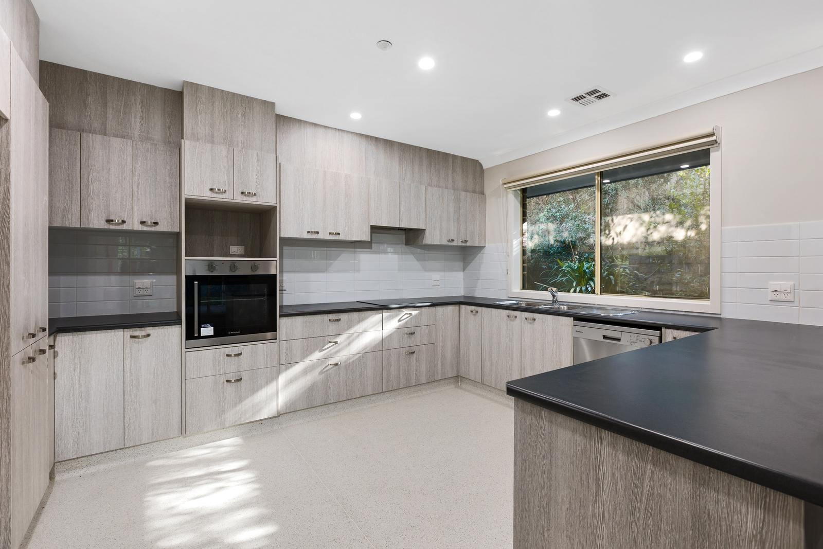 Boutique living in the heart of Heidelberg Heights — Home image 4