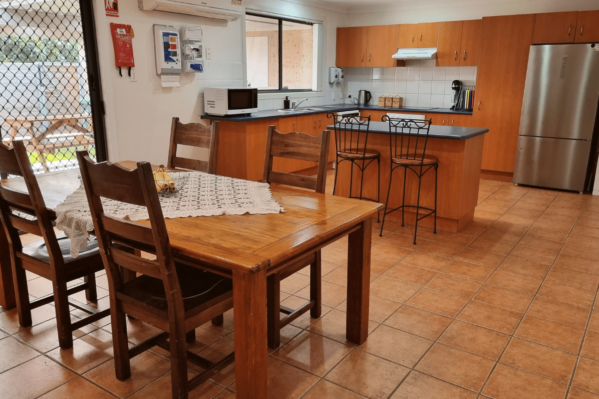 Enjoy beautiful parklands and a friendly, social home in suburban Albion Park — Home image 4