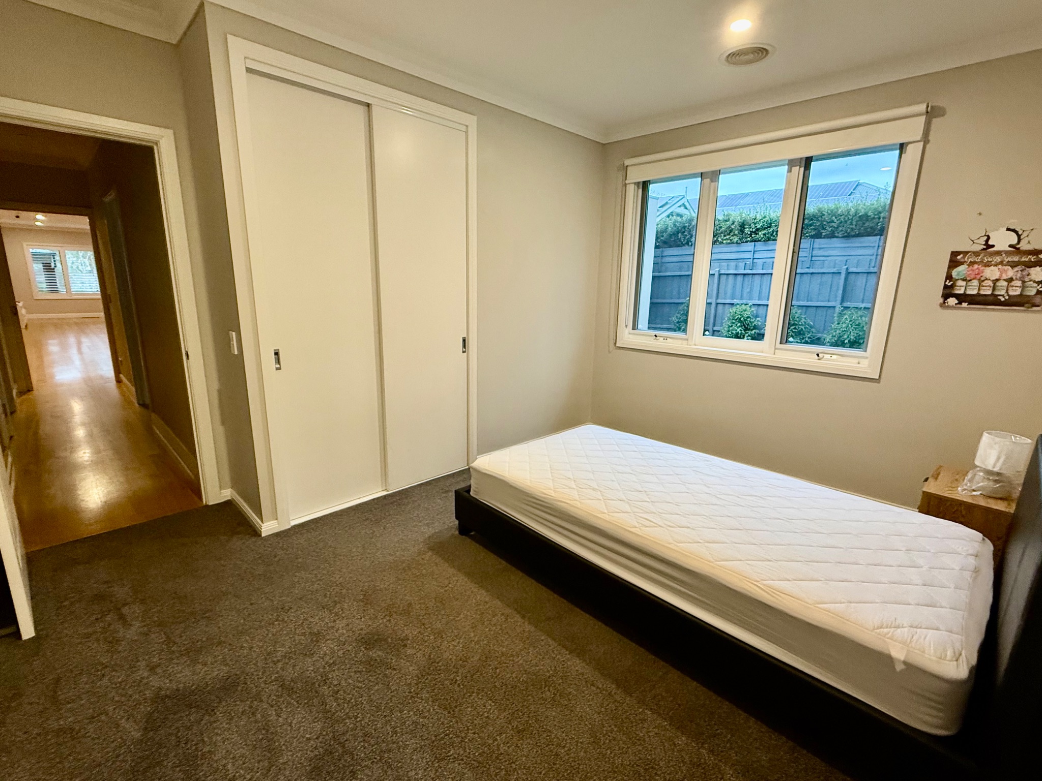 Modern & Spacious SIL Home: Offering Elegance, Space and Ultimate Comfort — Home image 27