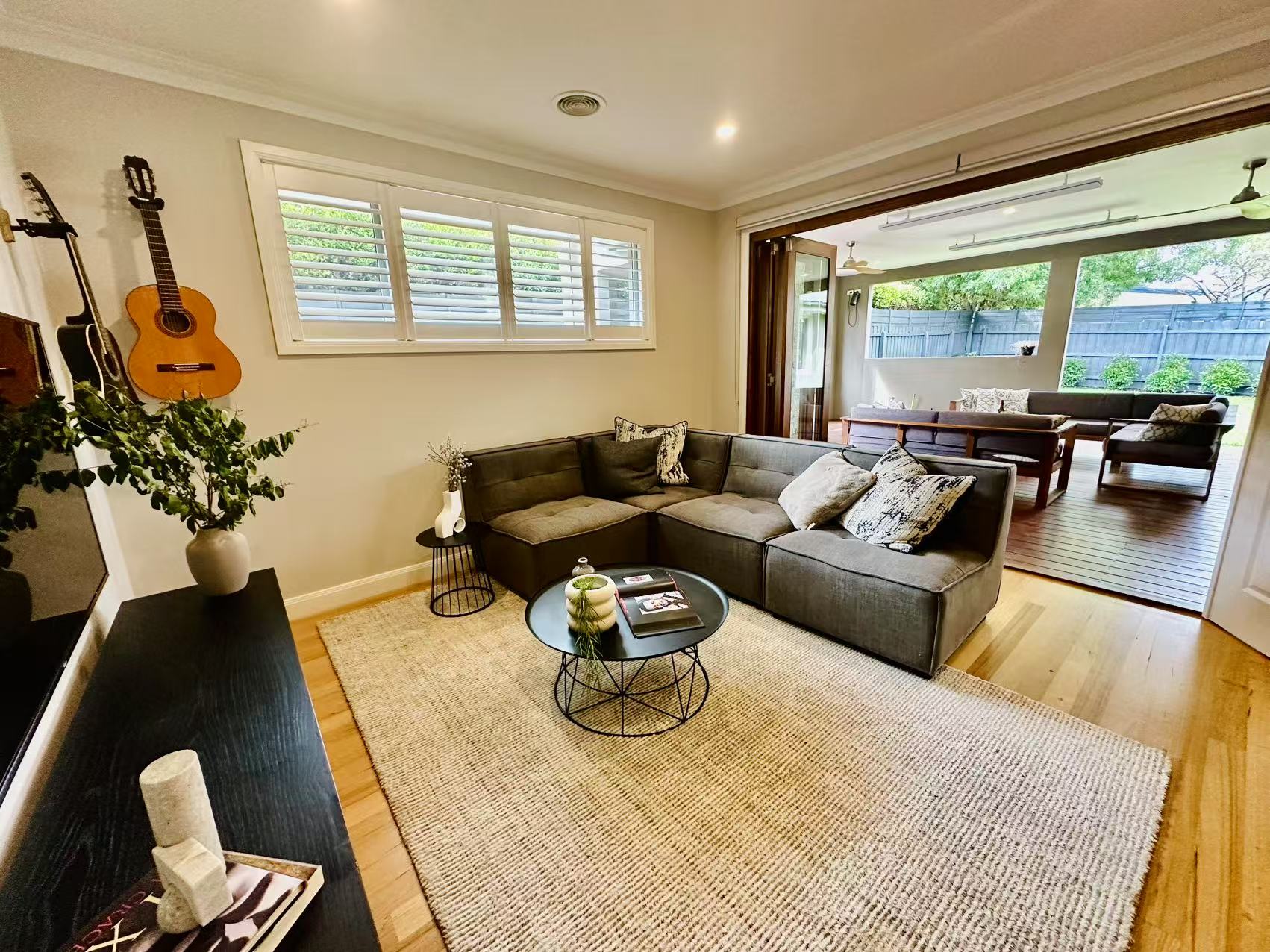 Modern & Spacious SIL Home: Offering Elegance, Space and Ultimate Comfort — Home image 2