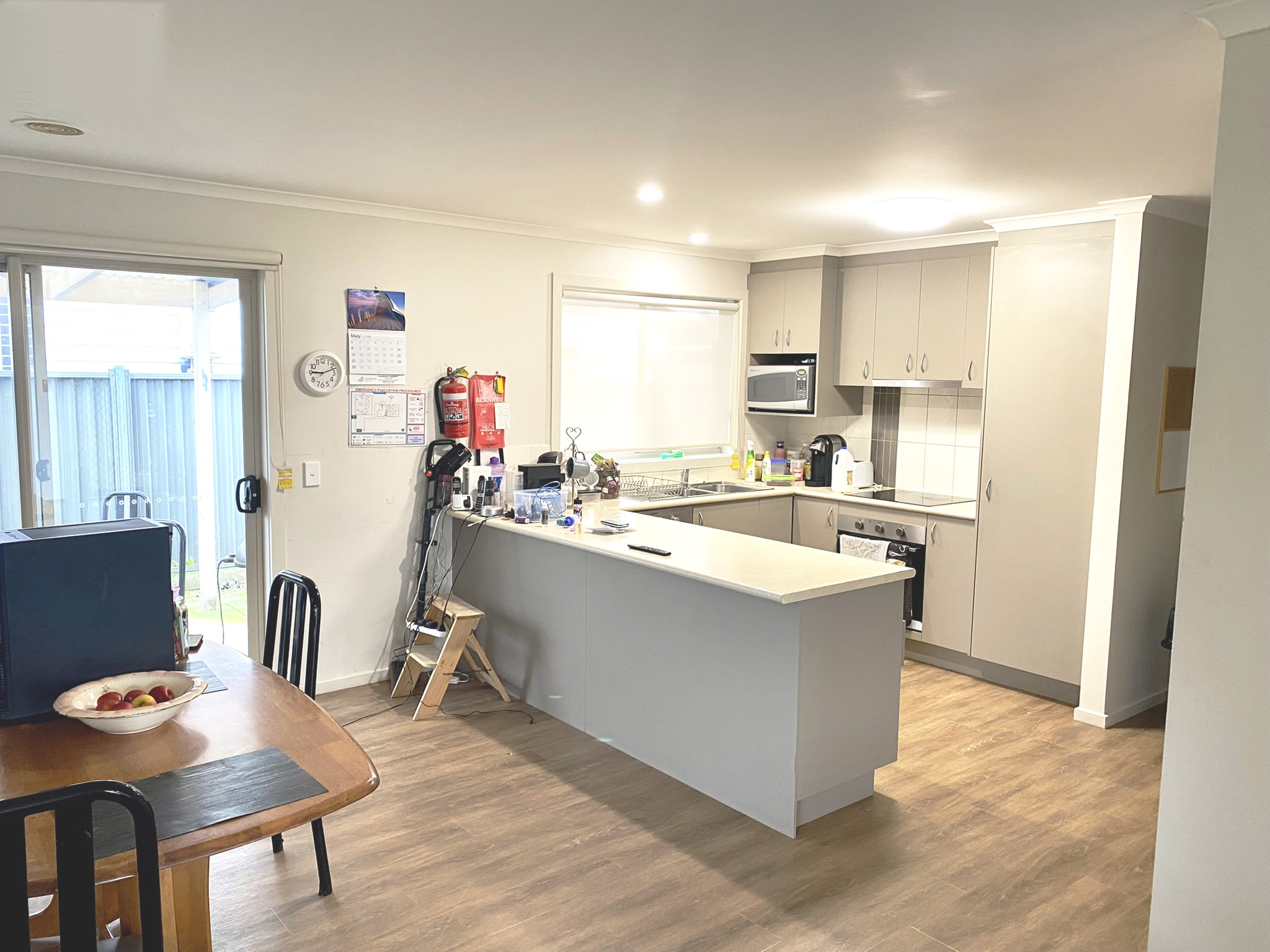 Modern 2 bedroom unit close to everything! — Home image 6