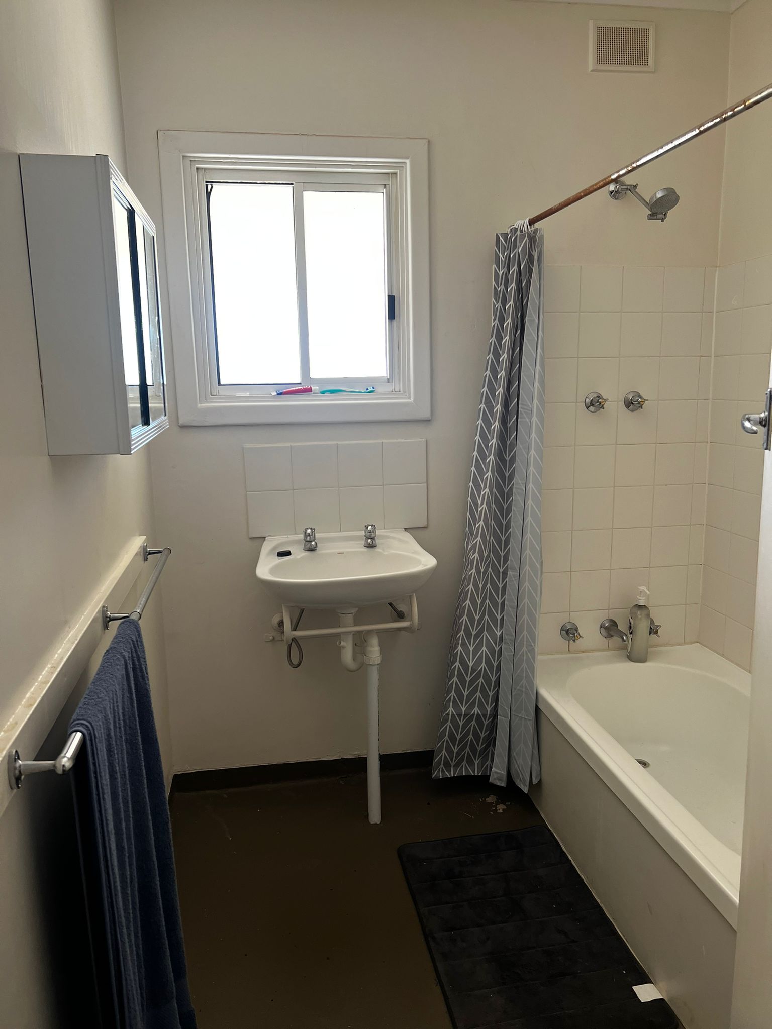 RL41115 — Home image 7