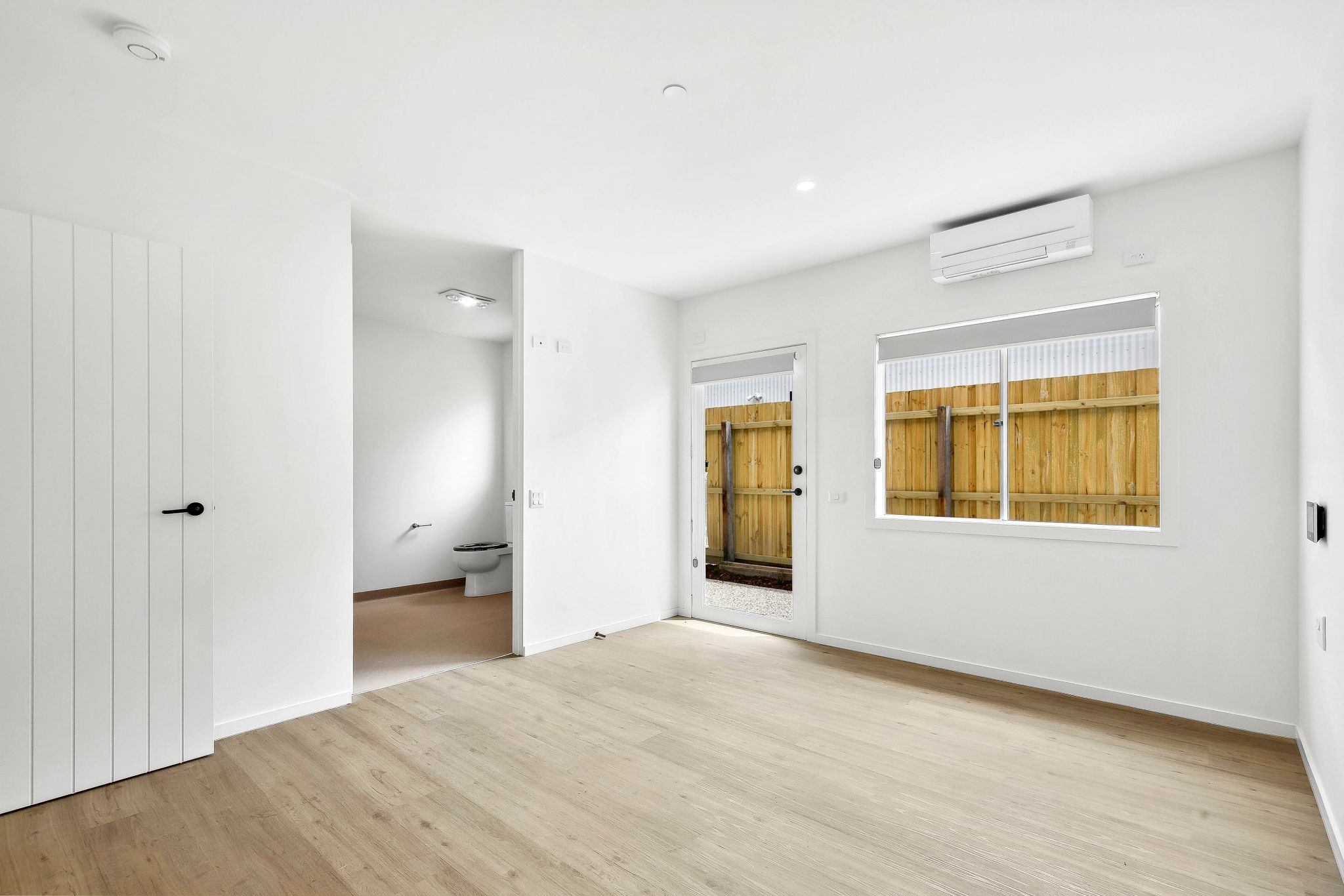 Stunning SDA close to all amenities! Ready to Occupy. — Home image 2