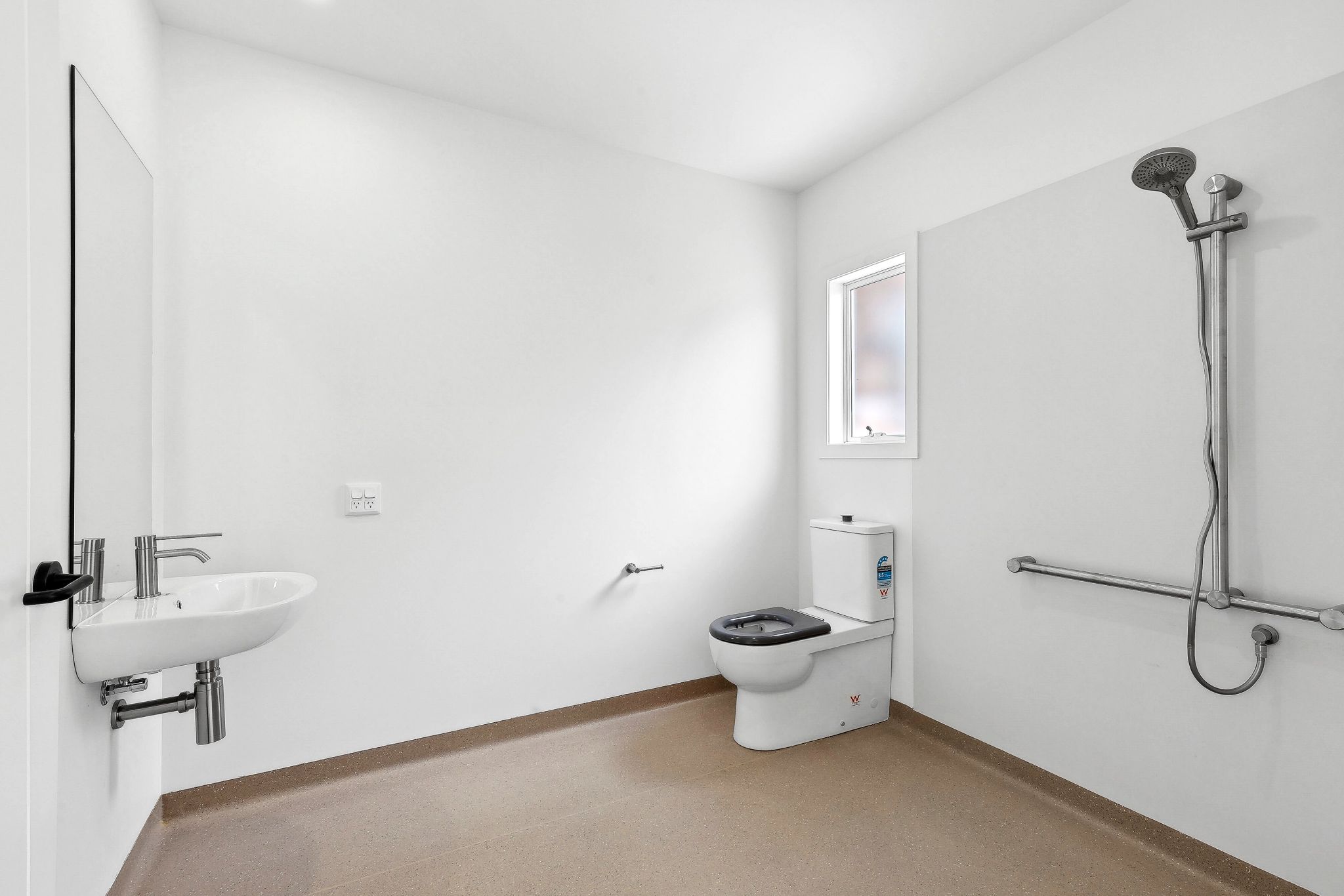 Stunning SDA close to all amenities! Ready to Occupy. — Home image 6