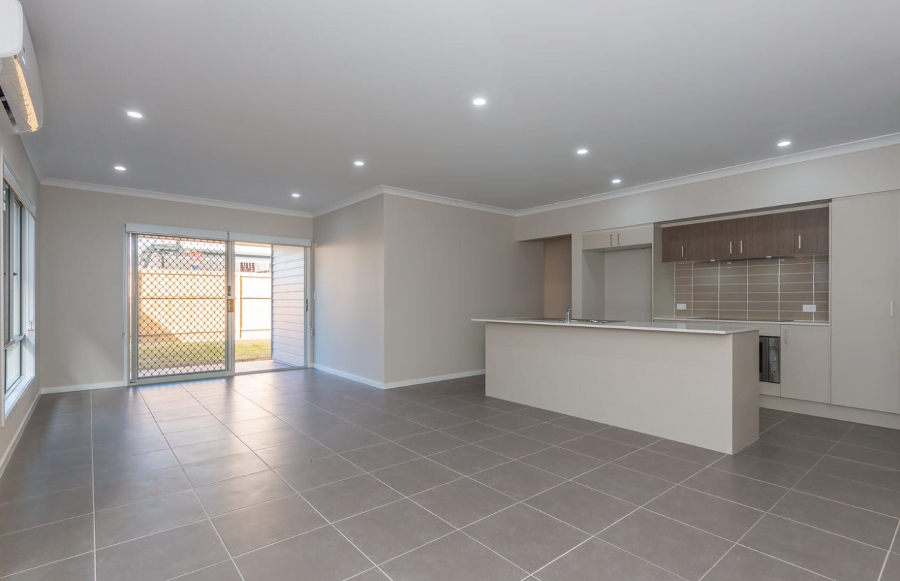 Seaside living never looked so good in Newport, QLD! — Home image 3
