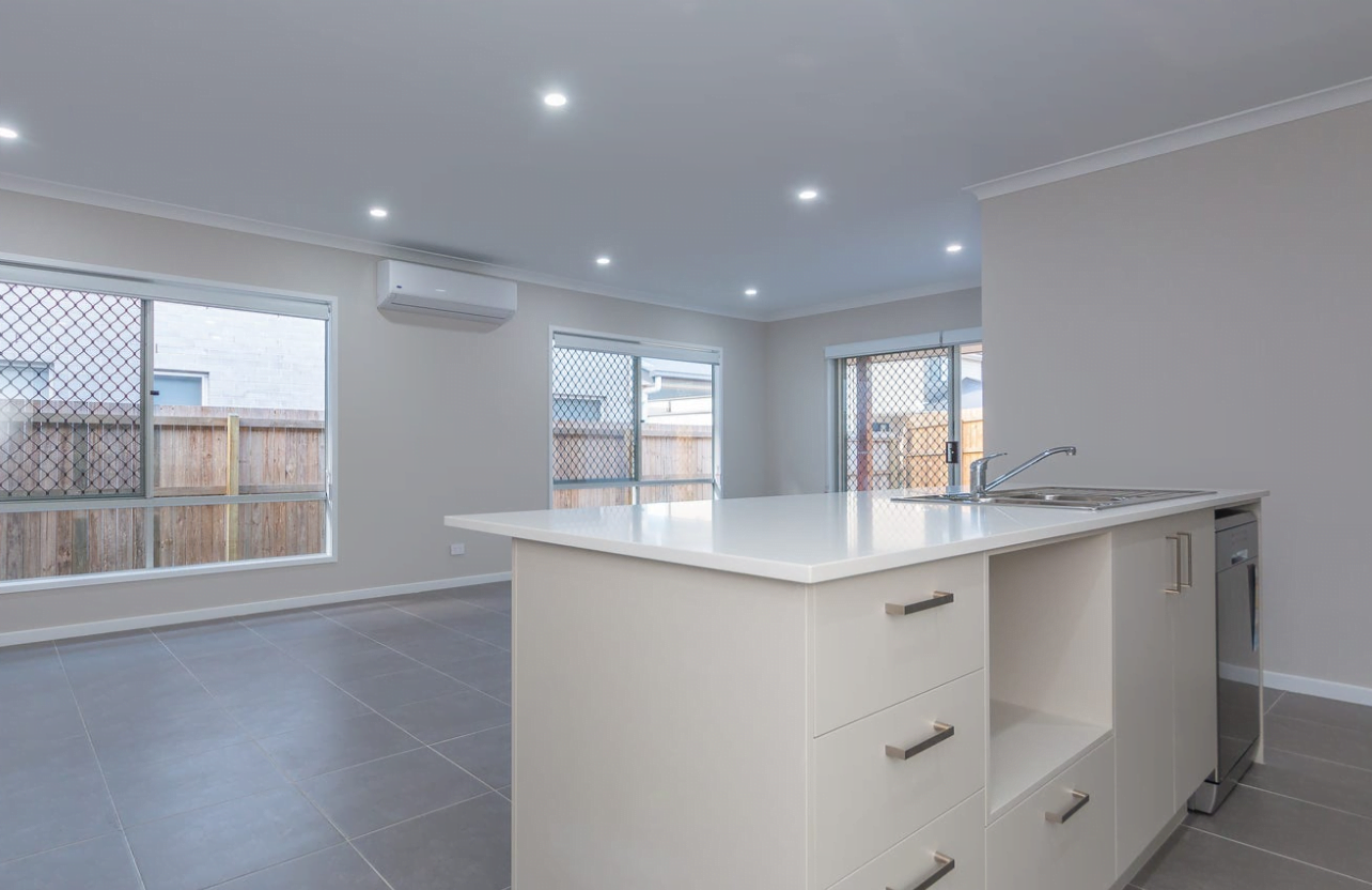 Seaside living never looked so good in Newport, QLD! — Home image 6